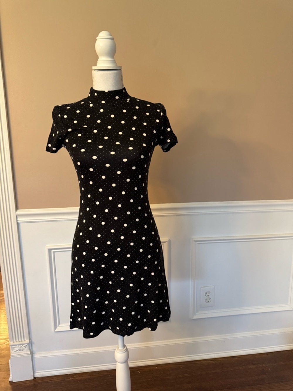 Forever 21 Black and White Polka Dot Short Sleeve Mini Dress